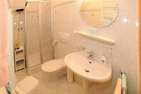 Bad mit WC Bad mit WC