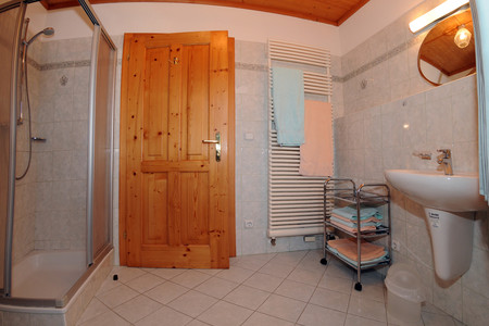 Bad mit WC Bad mit WC